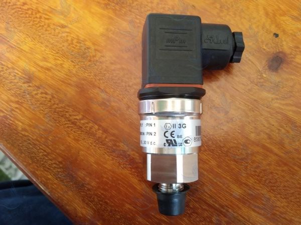 Cảm biến áp suất Danfoss MBS3000 