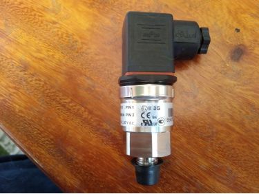 Cảm biến áp suất Danfoss MBS3000 