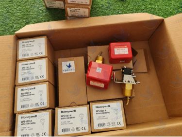 Công tắc dòng chảy Honeywell WFS-1001-H