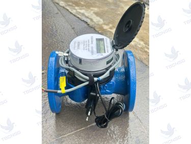 Đồng hồ nước Komax điện tử