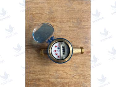 Đồng hồ nước Komax thân đồng nối ren