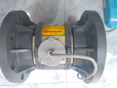 Đồng hồ nước thải EMS thân nhựa nối bích