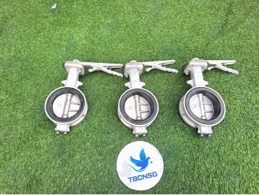 Van bướm Tomoe 700G - Thân gang tay gạt